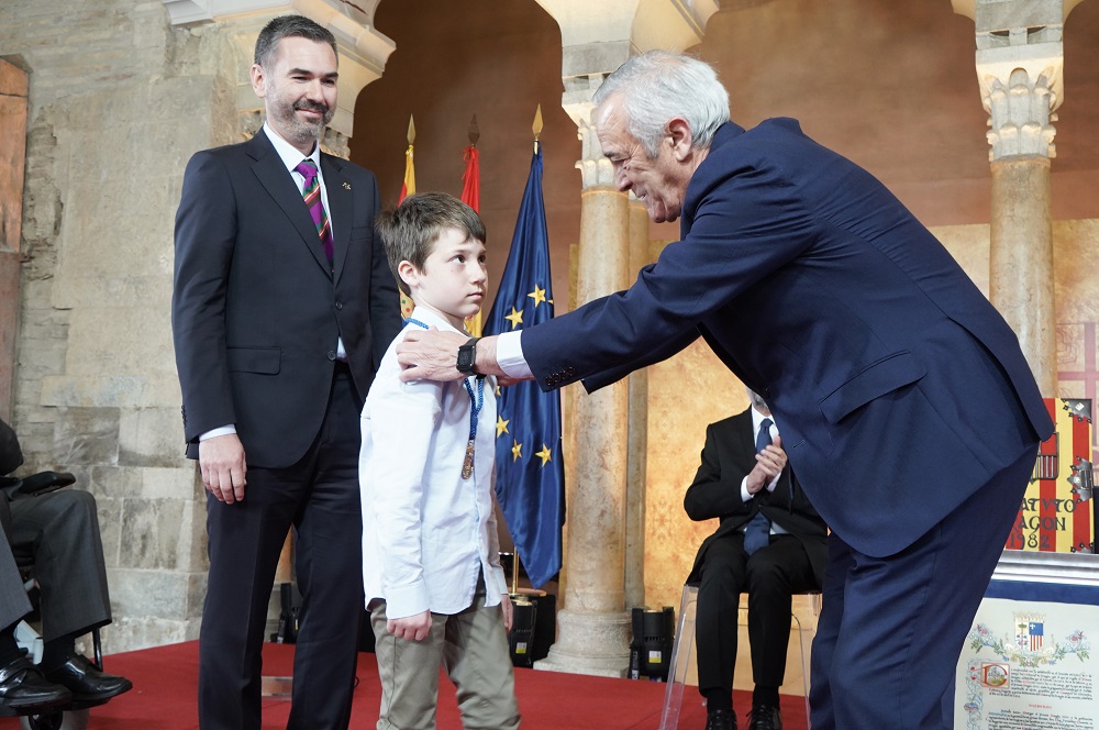 Aspanoa recibe la Medalla de las Cortes de Aragón